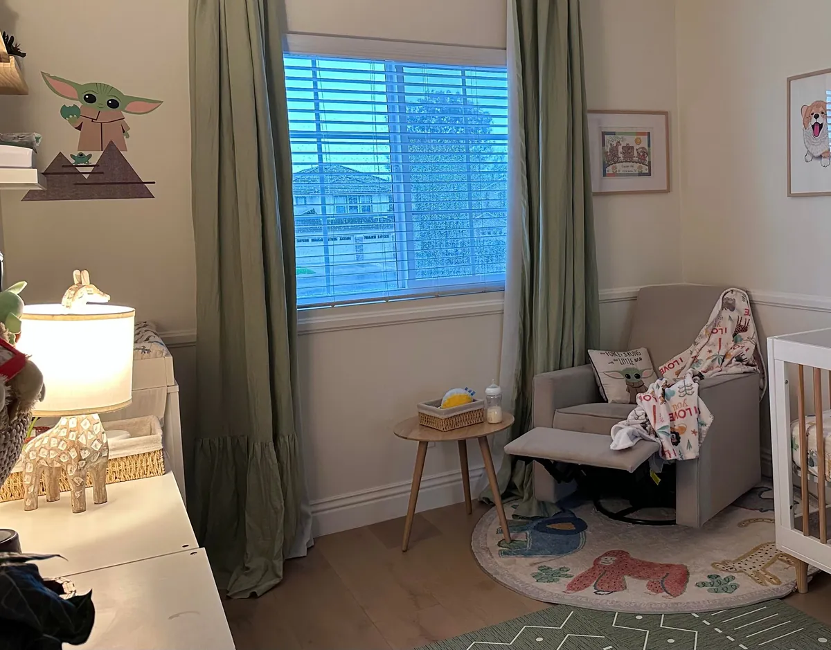 Lazy rainy weekends are a vibe. Finally feels like fall.