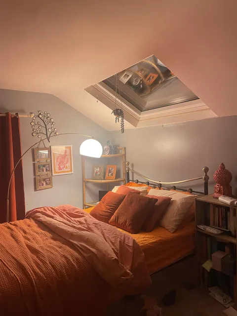 Fresh bed day in my orange haven!