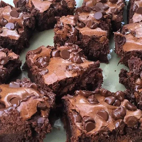 My favorite brownie recipe produces the gooeyest, yummiest, heavenly brownies. [724 x 724]