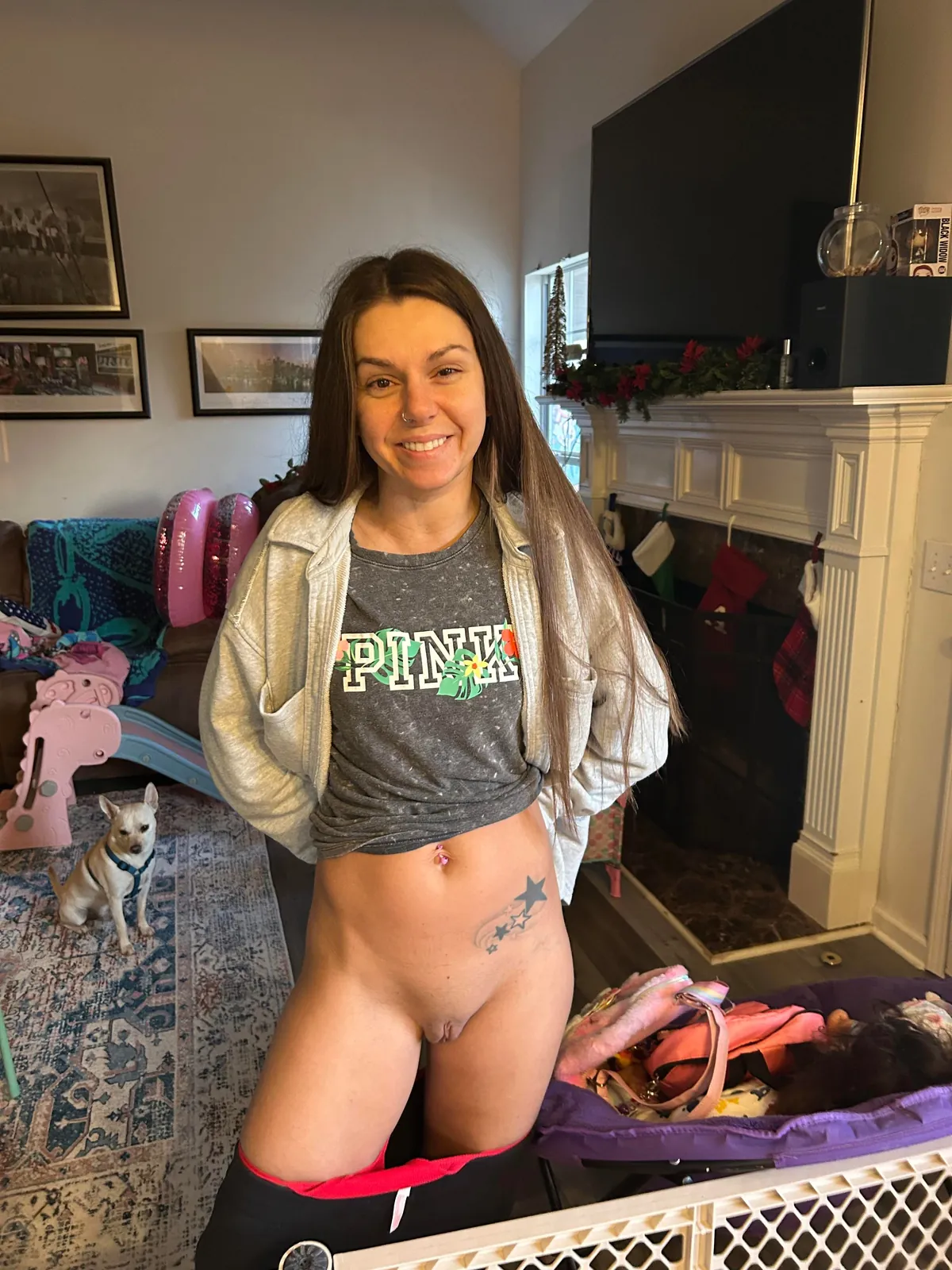 Some quick pics of my freshly shaved pussy and clit before and after arousal. Which is your fave 