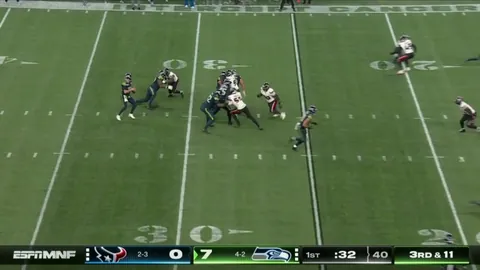 [Highlight] Unnecessary roughness called on hit to Darnold