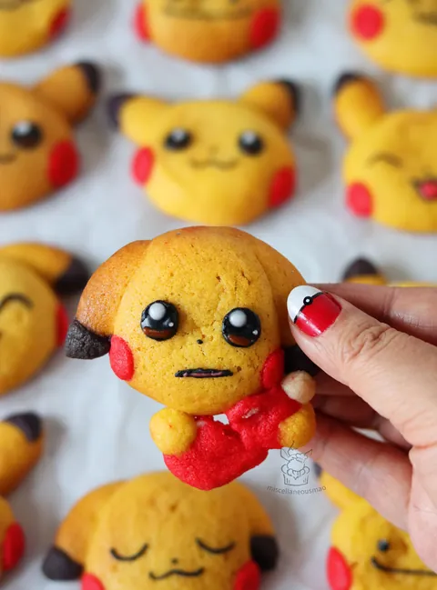 I made Pikachu family cookies