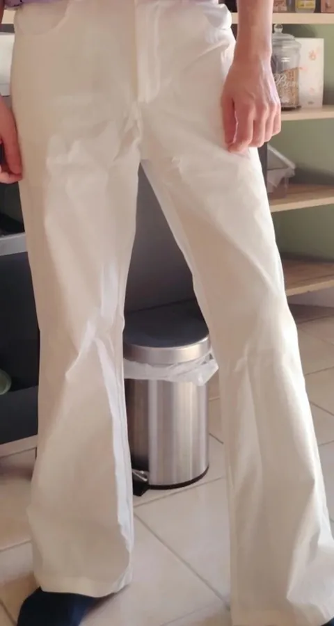Is this a women’s blazer or a cropped one?