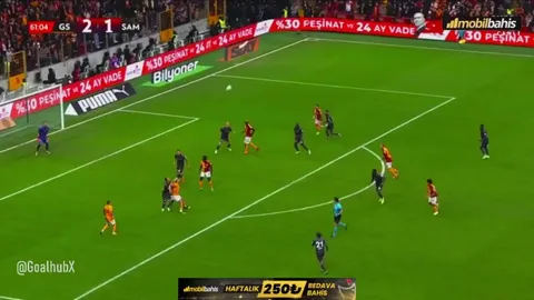 Galatasaray’s center backs D.Sanchez and A.Bardakçı dribbling and doing two bicycle kicks against Samsunspor