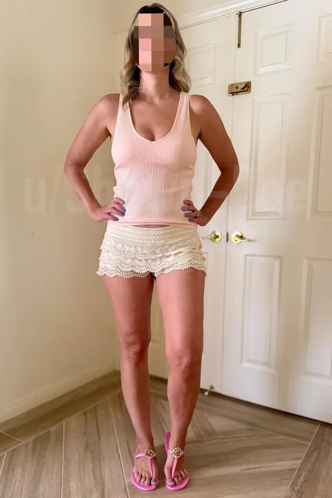 Wife at 39yr old after taking lots of cock+cum in college &amp;I’ve been fuckin her bareback+cuming in her for almost two decades :) Would you still fuck this 80’s mom?