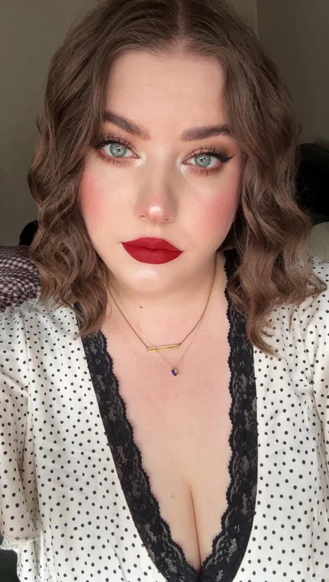 the best red lip of all time 🚨