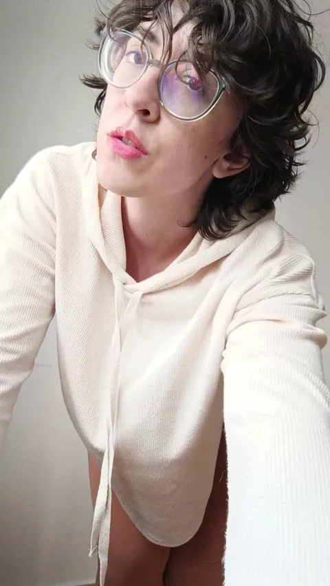 Short haired gym nerd, anyone into it?