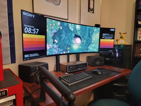 Tried a unique monitor layout with GREAT SUCCESS! 👍😄👍