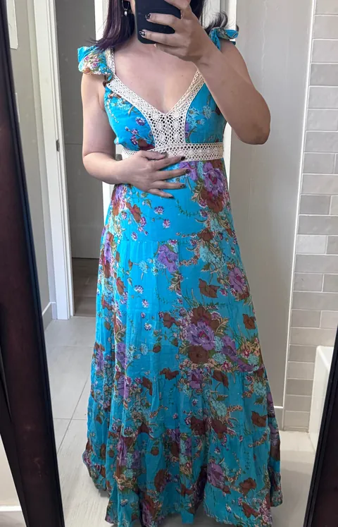 Which dress to wear to friend’s baby shower without upstaging the mom-to-be?