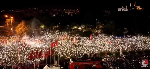Sarachane,Istanbul right now: The Turkish people stand against the Erdogan regime.