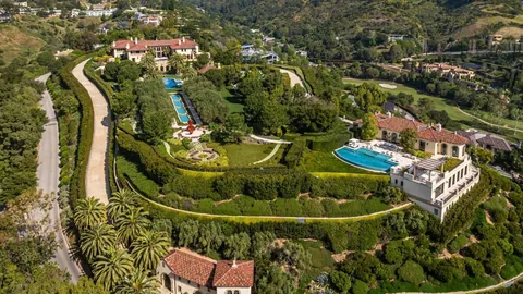 This mega mansion in Bel Air that is listed for $400,000,000 😵‍💫