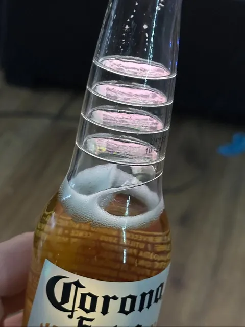 The way these bubbles formed in my beer.