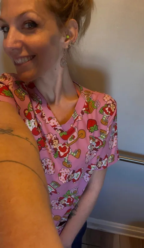 Hey follow me into the bathroom I wanna make you fe better