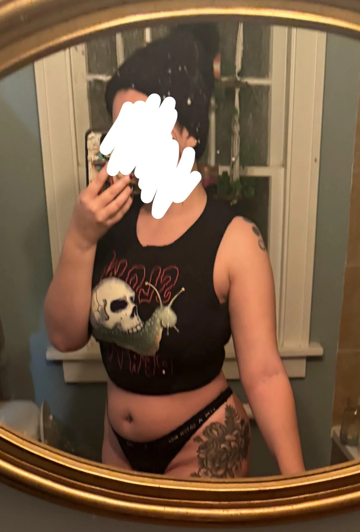 I found this sub after googling places where girls post pics for a girls. Hi ☺️