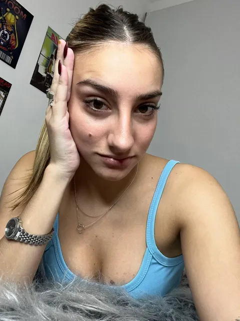 wanna spend the day in bed with me? 