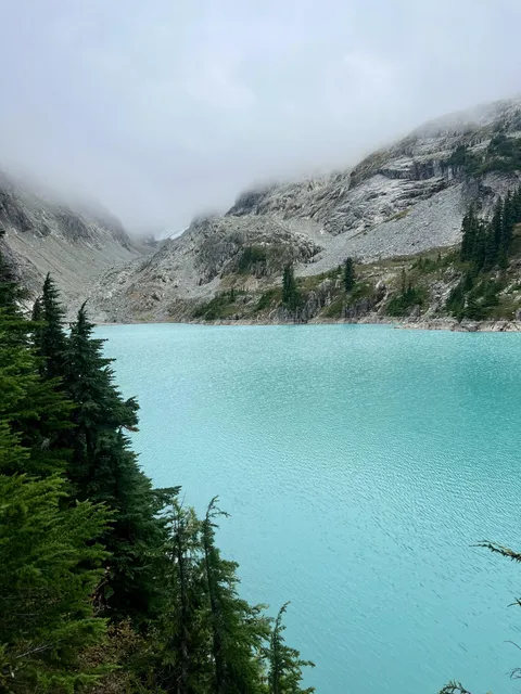 New favorite trailrun in Alpine Lakes Wilderness (OC) [3024x4032]