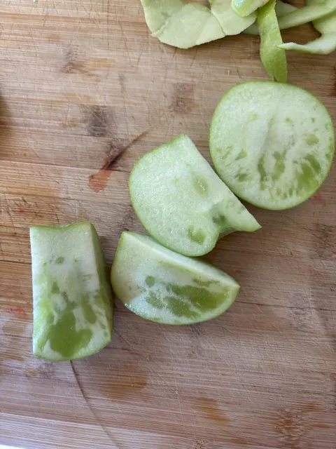 My apple had a pattern inside when I cut it