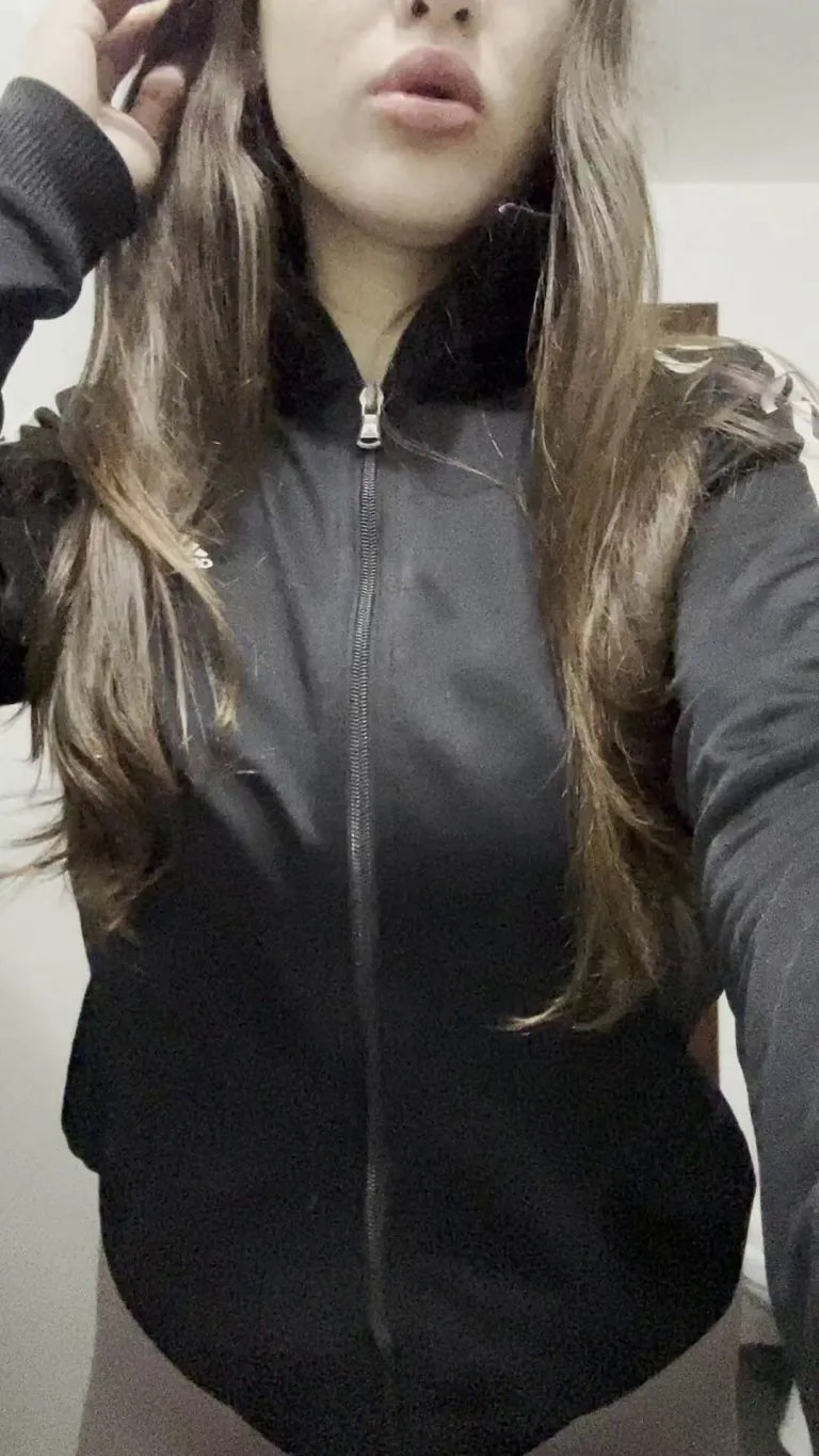 Don’t get distracted by my tits