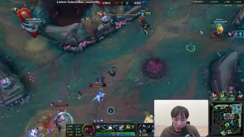 Doublelift plays a clash fight