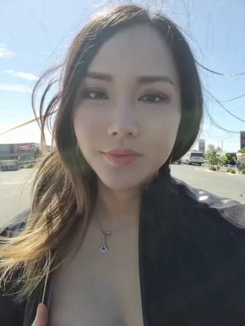 I did a quick parking lot titty reveal ~