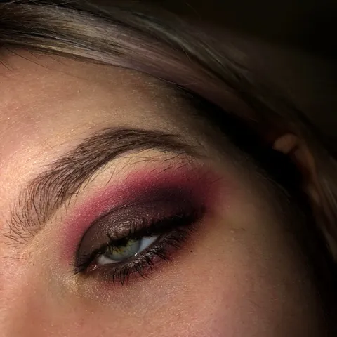 why don’t we do colourful eyeshadow anymore