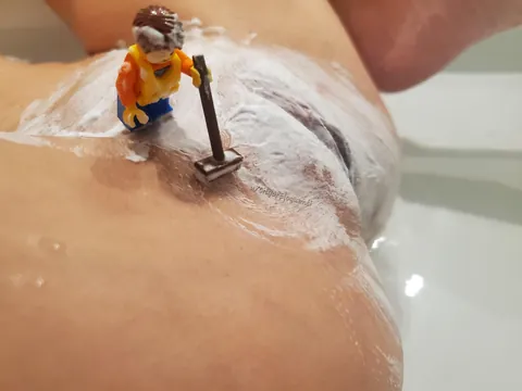 Clean up in aisle 4! (f)