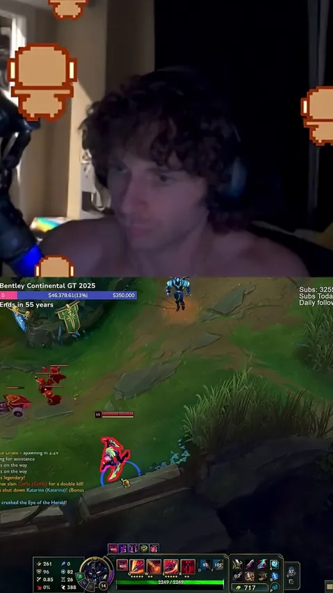 Sanchovies (Aatrox) got outplayed by the Akali smoke bomb.