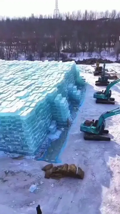 How China Farms Ice for the Harbin Snow Festival!