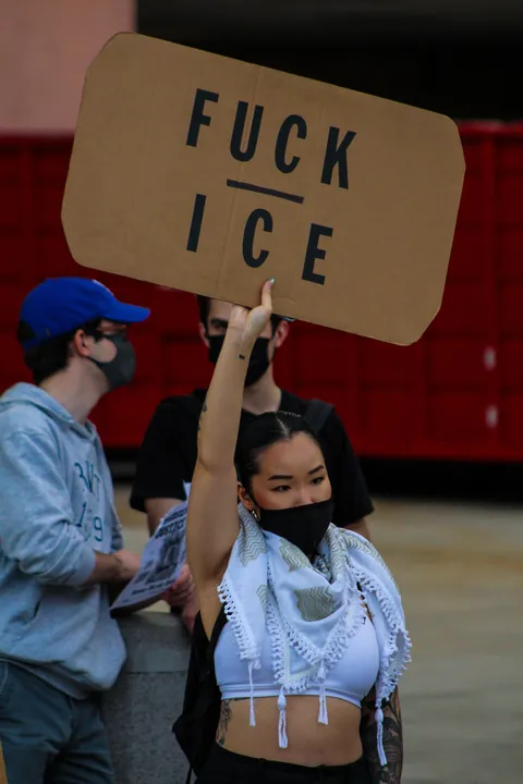 Today, the LAPD shut down a protest outside the ICE Detention Center in Los Angeles [OC]