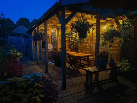 My dad's DIY cozy garden hideaway