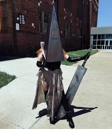 Lady Pyramid Head cosplay i recently wore to a con! 💜 [self]