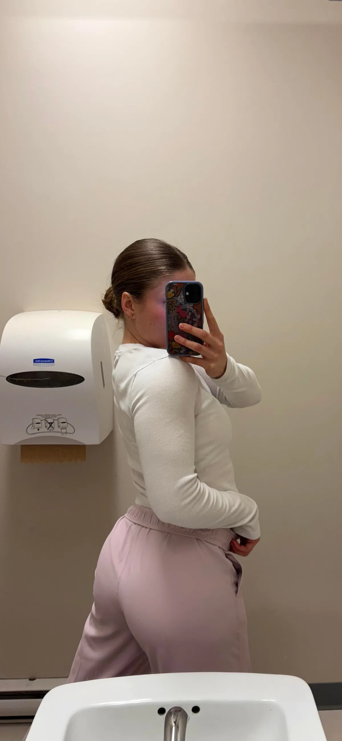 [F]eel like I’m not the only one who deserves a raise at work…😉💕