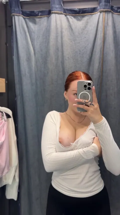 My tradition when shopping is to send videos like this to my friend