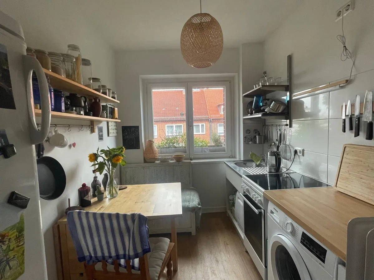 Posted in male living space and was told to post here :)