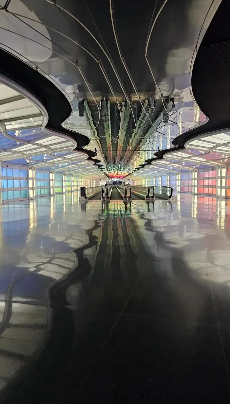 ITAP of an empty tunnel at Chicago O'Hare airport