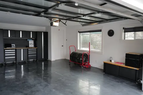 Slowly renovating and organizing my garage. Almost done after 2 years.