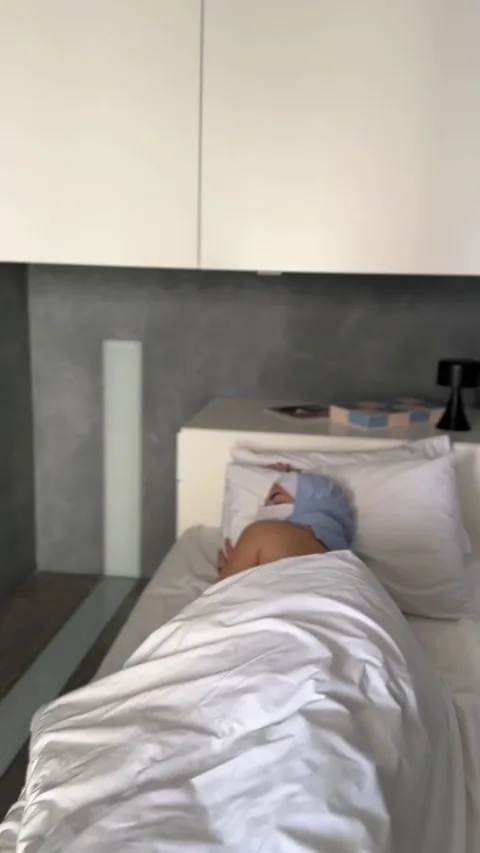 What would you do if you found yourself in bed with a sexy Arab girl?