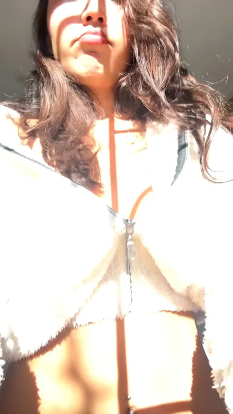 I twerk like a wild Latina queen.