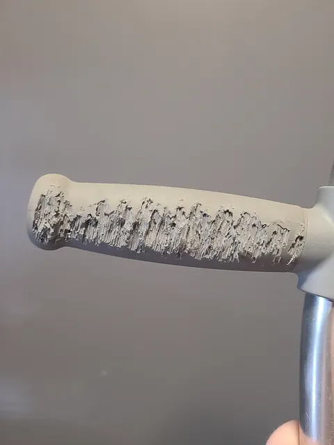 😭 I didn't notice one of my crutches slid against their cage