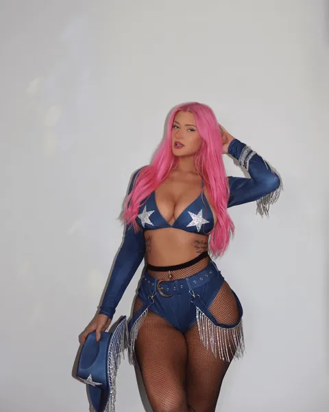 Can't believe you guys come on here trying make people relapse on non nudes and trying give them a porn addiction 🙄🙄 some guys are trying recover so we're not premie virgins forever 😡