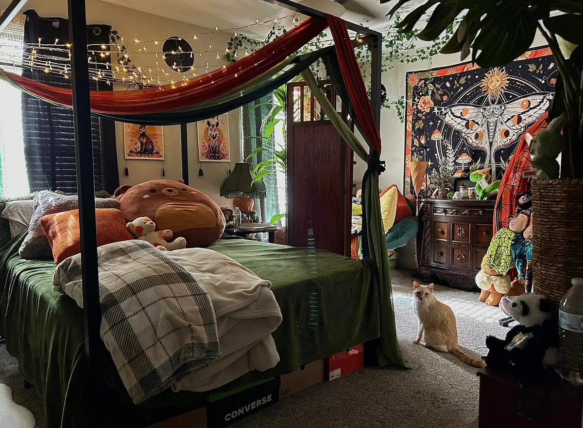 rearranged the bedroom a bit... now its time to work on the gallery wall (: