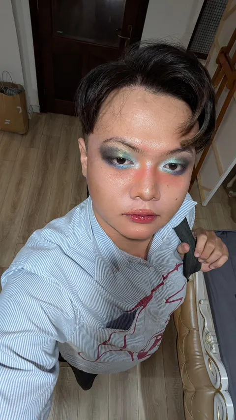 Finally got more serious and actually use eye primer xd