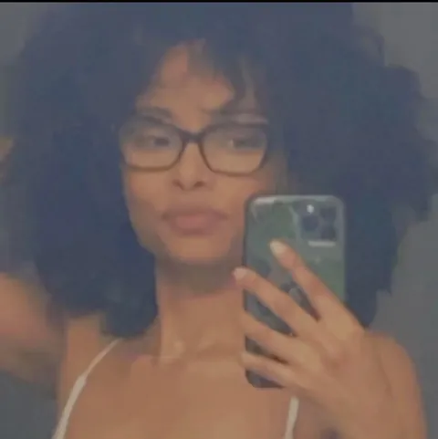 Who got more of her bruh she so fine