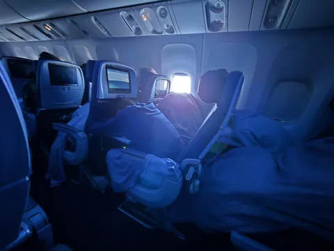 Leaving window open during sleeping portion of transatlantic flight
