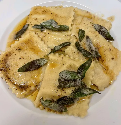 [Homemade] Butternut Squash ravioli with brown butter and sage