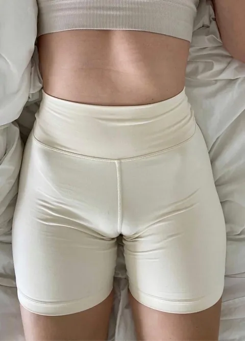 naked after gym and waiting for ur cum here 🥰💦