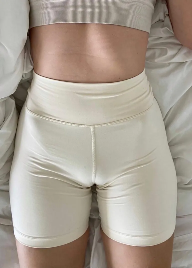 naked after gym and waiting for ur cum here 🥰💦