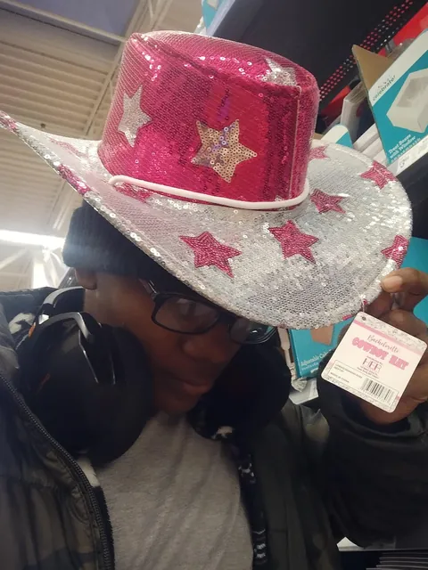 Alright bitches bros and nonbinary hoes let's see what you got