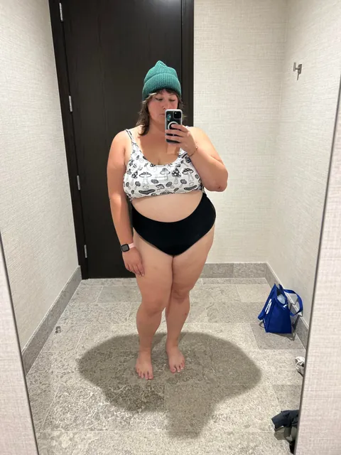 Transition from clothes to swimsuit and everything in between