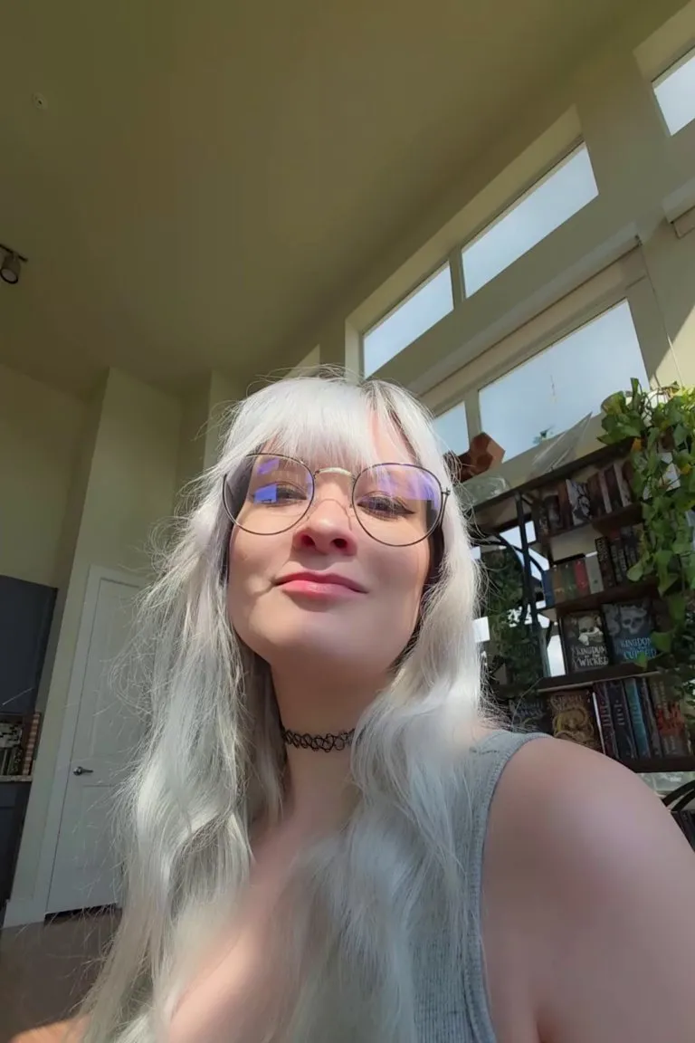 When you're a fuckin weirdo but you got some big natural tits 😎